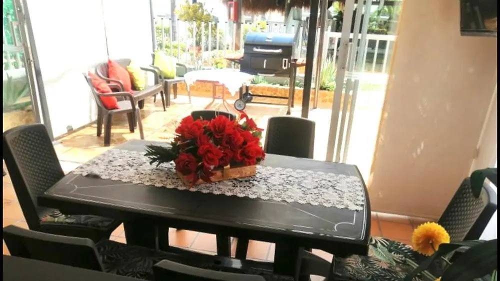 Villa Casa Vacacional Con Piscinas En San Jeronimo - Ciudadela Premium à Medellín Hébergement de vacances